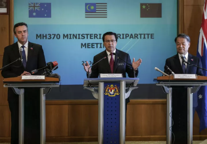 Ministros de Transporte de Australia, Malasia y China. Foto/ EFE