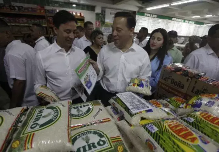 El presidente Varela y Meliton Arhocha, diputado panameñista 