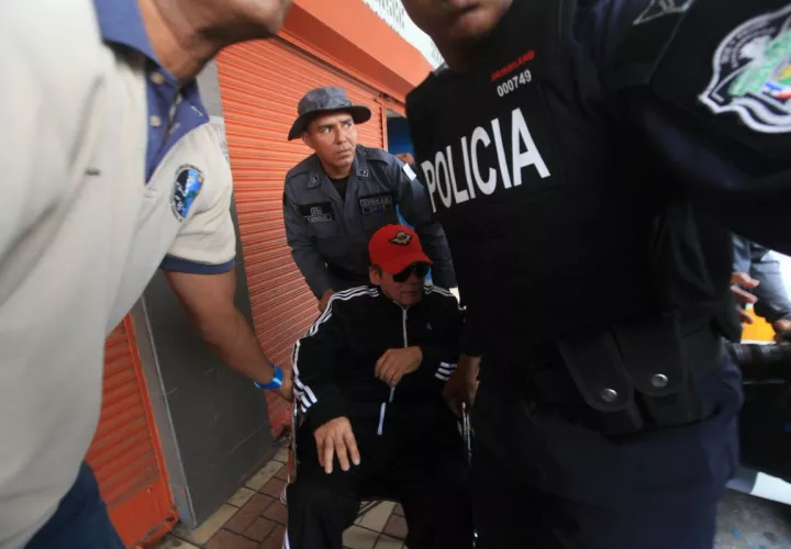 Noriega tiene un tumor cerebral / Víctor Arosemena.