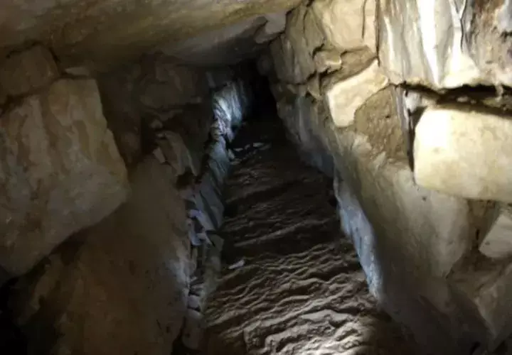s trabajos de exploración de un sistema de canales de agua en el subsuelo del Templo de las Inscripciones. FOTO/EFE