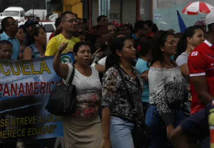El paro de los educadores fue por una semana 