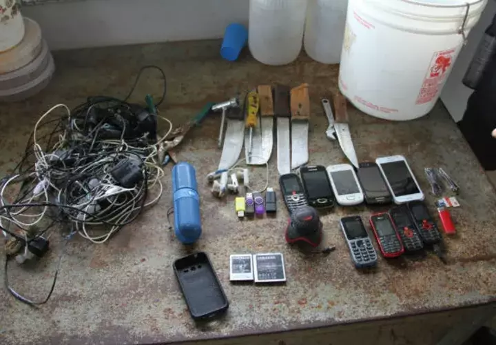 Los privados de libertad contactaban a las víctimas con llamadas desde celulares.
