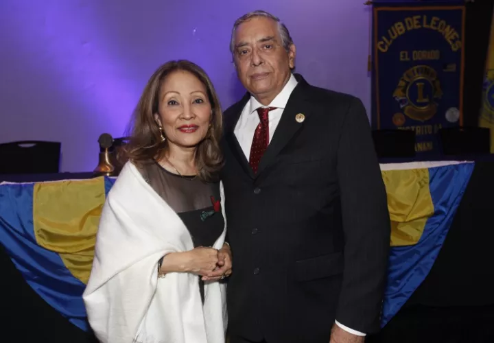 5. Judith de De León y Mario De León.
