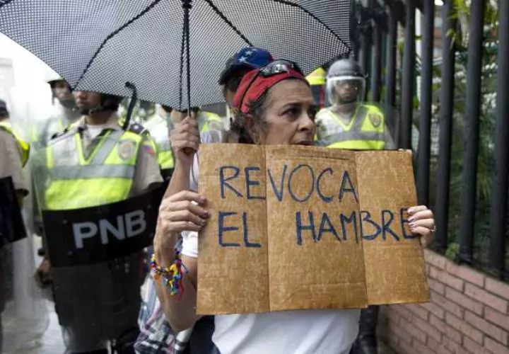 La Cepal prevé contracción económica del 8.0% para Venezuela en el 2016. /Foto AP