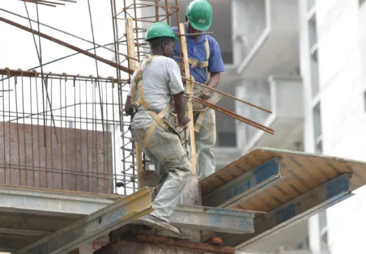 La baja en los proyectos de construcción preocupa a los expertos, quienes sostienen que una de las causas es la burocracia. /Foto Archivo