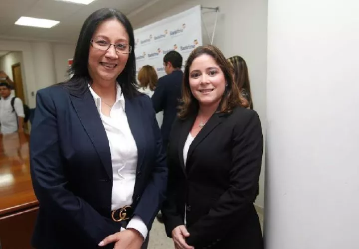 2. Joycelyn García y Valeria Rosales.