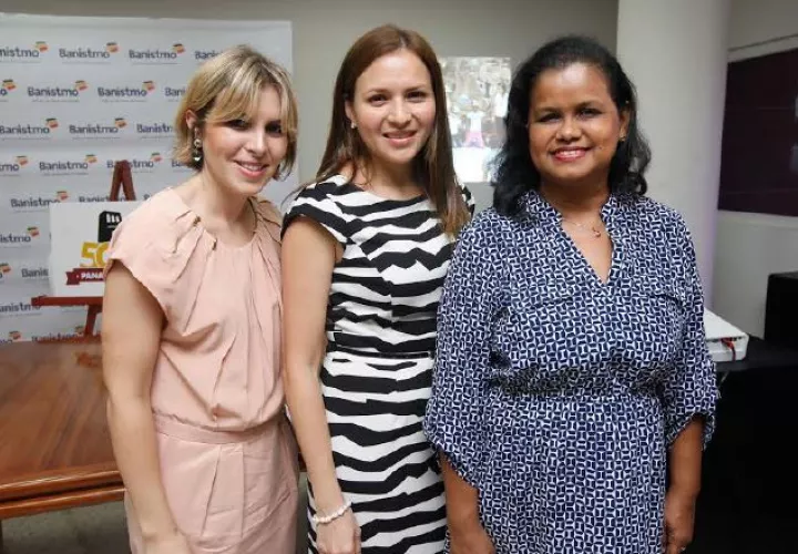 3. Sofía Joan, Diana Diamond y Flor Soto.