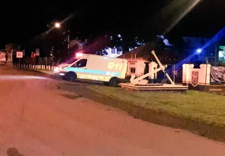 Ambulancia apostada en Loma Cová (@RTtrafico)