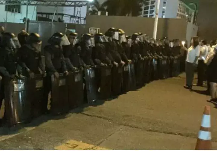 Avesa es reforzada por la vigilancia de policías 