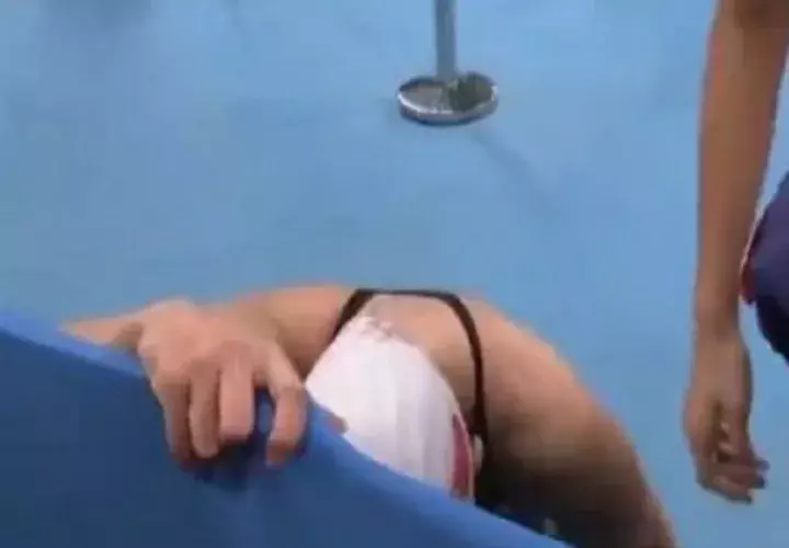 Yuanhui doblada del dolor. Foto/Redes sociales
