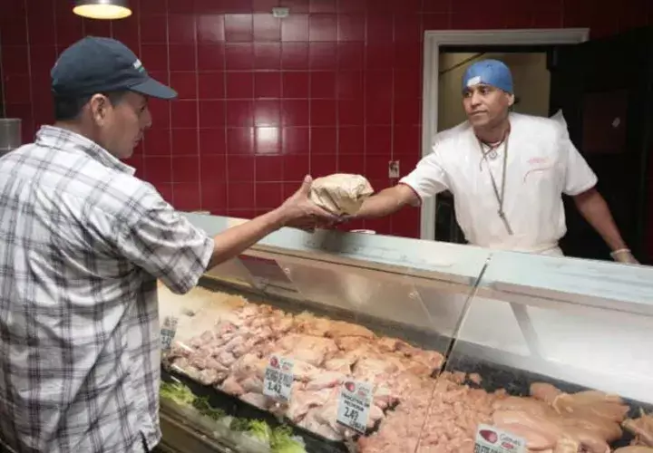 Los precios de la carne de pollo se mantienen en todo el territorio nacional. /Foto Archivo 