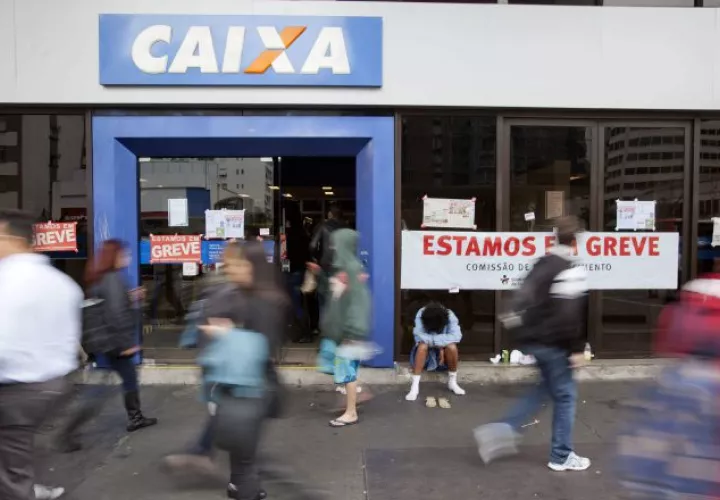Denuncian que se eliminaron plazas de trabajo, pese a ganancias. /Foto EFE