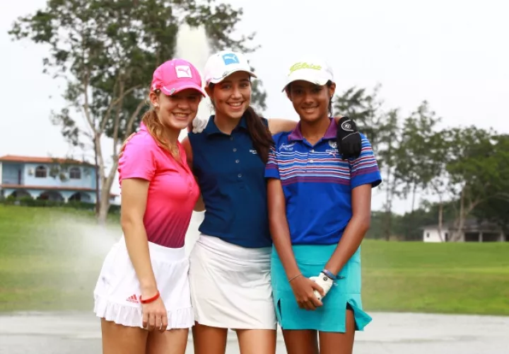 3. Aitana Pousa, Carla Álvarez Pérez y Carmen Flecher.
