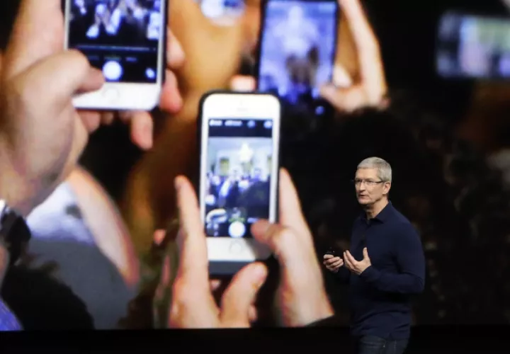 El modelo iPhone 7 Plus añade dos cámaras con diferentes lentes (gran angular y teleobjetivo). AP