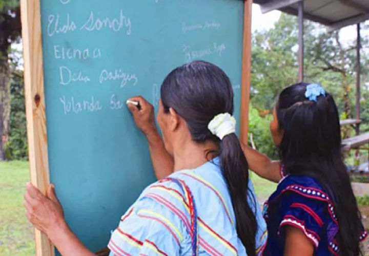 Las provincias de Chiriquí, Veraguas y la comarca Ngäbe Buglé tienen más personas iletradas. /Foto Cortesía