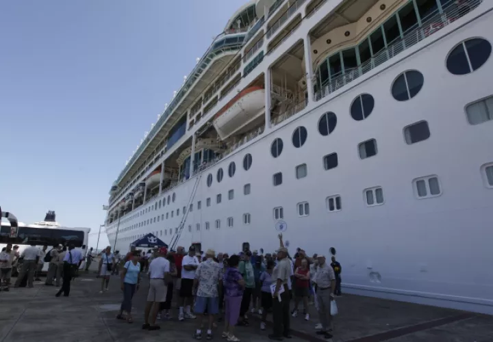 Las agencias navieras hacen cambios de tripulantes en Panamá, cuando la embarcación está en puerto o se dispone a transitar por el Canal de Panamá. /Foto Archivo