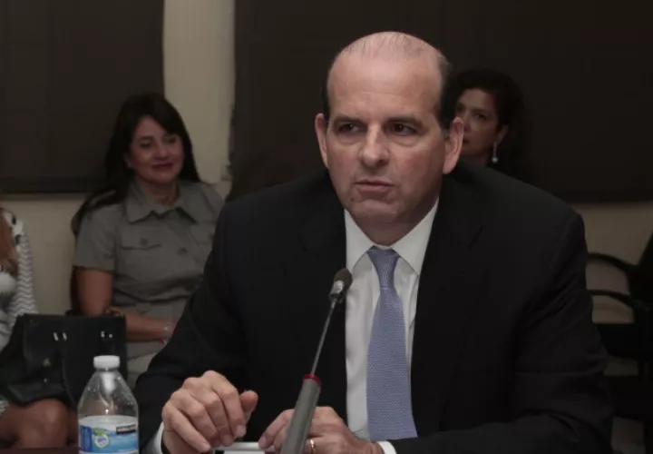 Altos funcionarios cuentan con salarios  que superan los $10 mil. /Foto Archivo