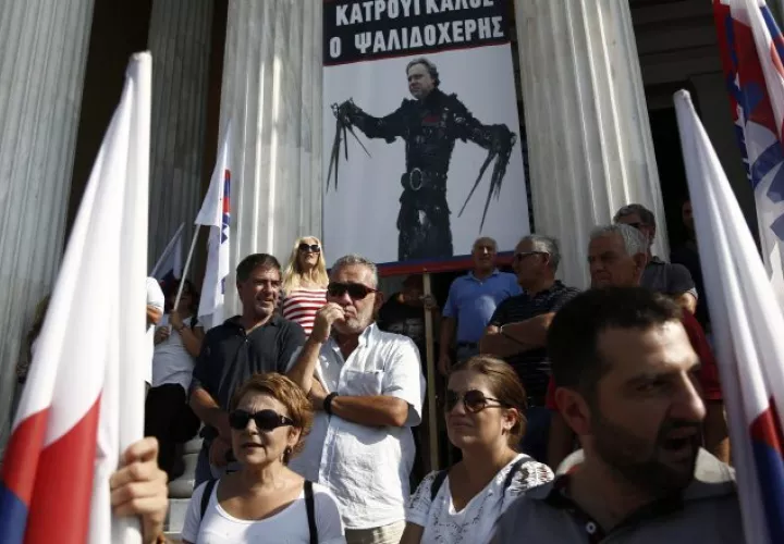 Manifestación en contra de los recortes en las pensiones  en Atenas, Grecia. /Foto EFE