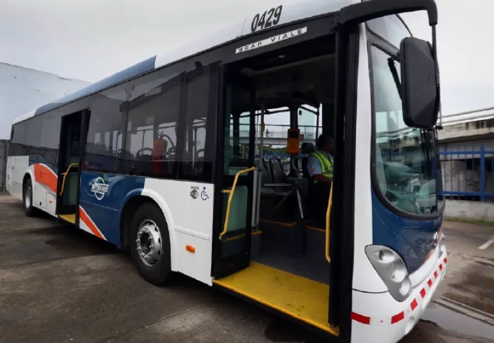 El Gobierno hará una inversión cercana a los 40 millones de dólares para remodelar la flota de aproximadamente 1,500 buses que en la actualidad prestan el servicio. /Foto Archivo 