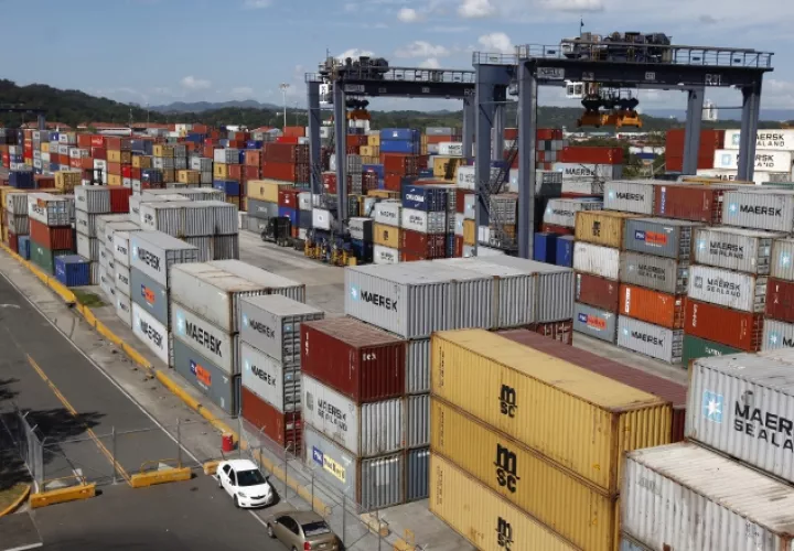 El volumen de carga en los puertos nacionales ha disminuido considerablemente debido a la situación económica mundial. /Foto Archivo