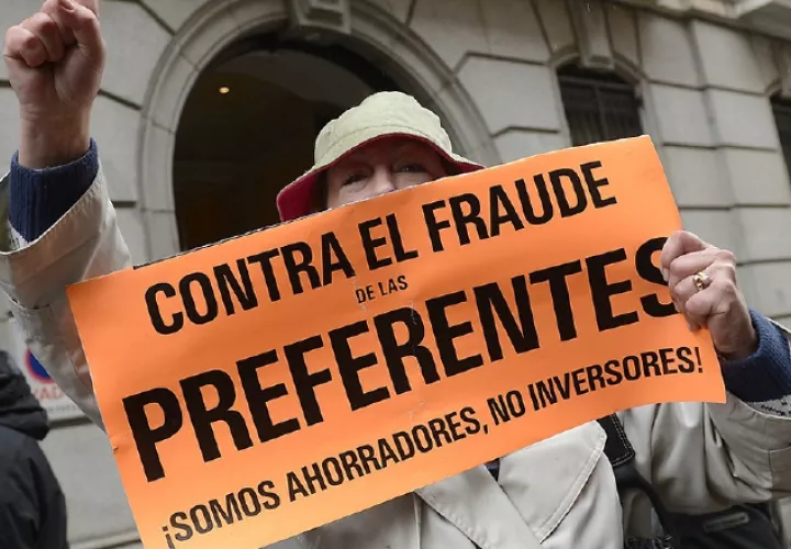 "La gran estafa de las preferentes" incorpora la crisis a la que ponen voz decenas de testimonios. /Foto EFE
