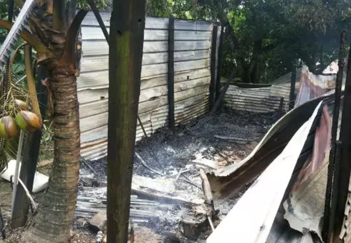 Así quedó la humilde vivienda. Foto: Delfia Cortez