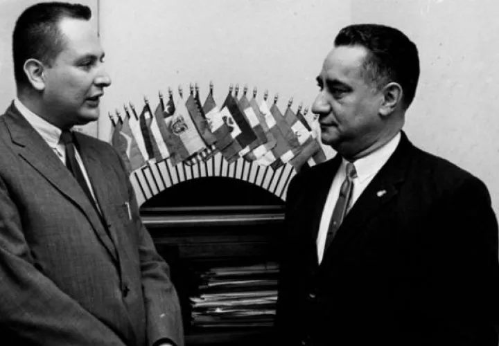 Eduardo Ritter Aislán (d) en Naciones Unidas.