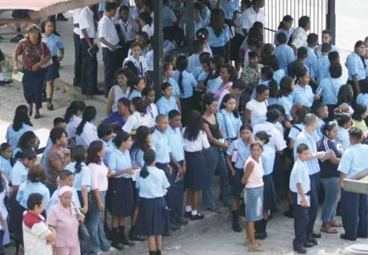 Evitan migración masiva hacia colegios públicos 