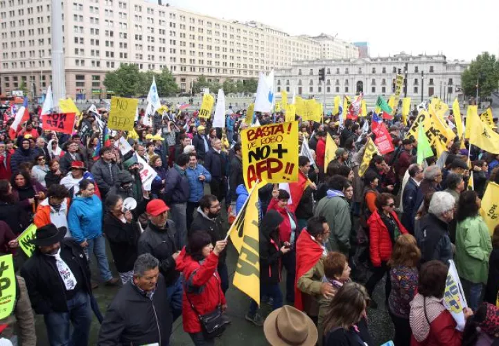 Los administradoras de Fondos de Pensiones niegan que las pensiones sean bajas. /Foto EFE