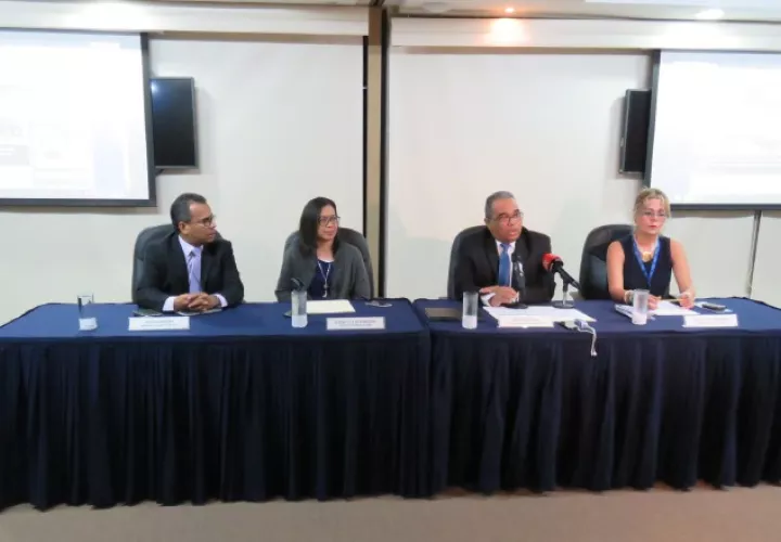 Autoridades de Asep indican procedimientos. /Foto Cortesía