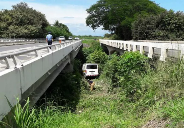Casi cae en el río. Foto: Elena Valdez 