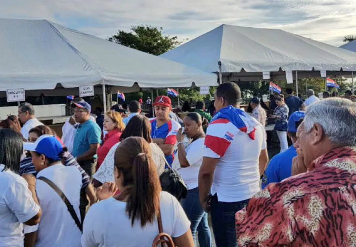 Desde las ocho de la mañana arrancaron las votaciones 