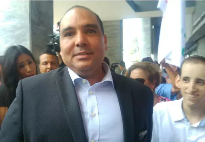 Fernando Correa a la salida de la indagatoria 