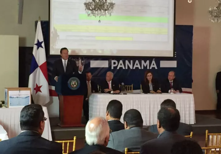 Durante el acto de licitación 