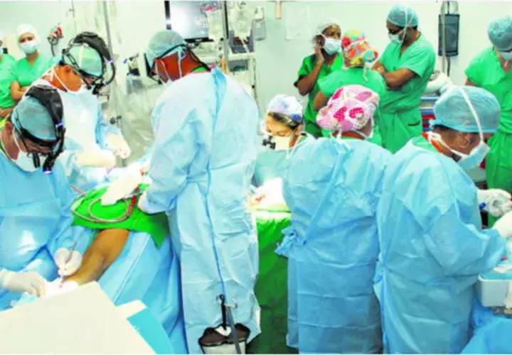 Dirigente médico habla de cierre de salas de operaciones 