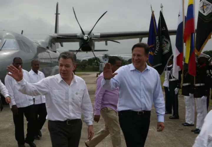 Los presidentes Santos y Varela en el punto de encuentra de la provincia de Darién 