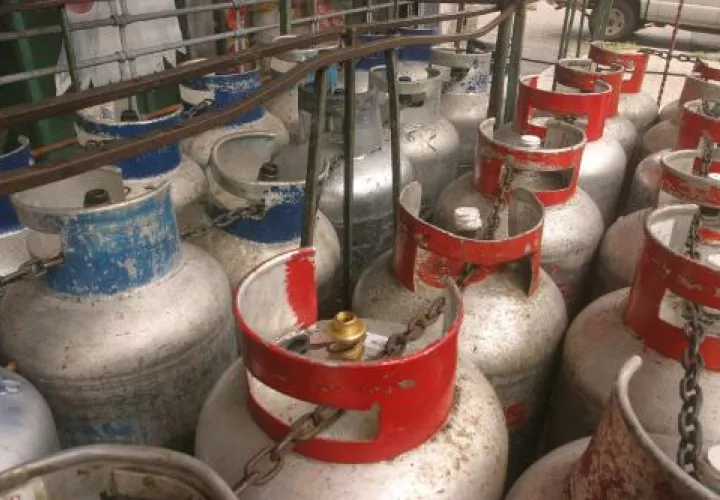 La intención del Gobierno es eliminar el subsidio del tanque de gas de 25 libras 