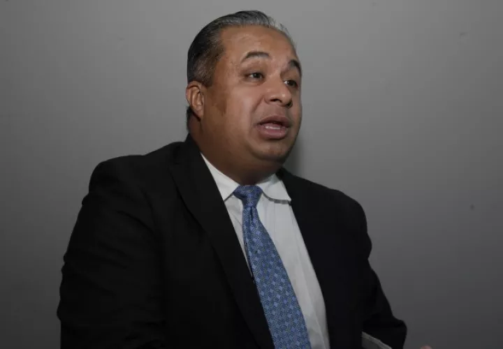 Roniel Ortiz, abogado 