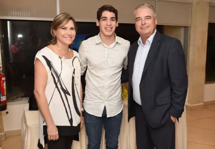 5. Marta Lewis de Cardoze, Daniel de Roche y Jean Claude de Roche.