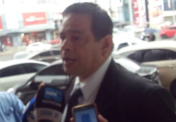 Ángel Calderón abogado de Fernando Correa 
