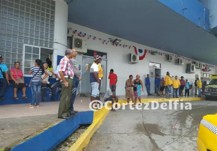 Los afectados reciben atención médica. Foto: Delfia Cortez. 