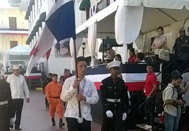 En desfile del Día de los símbolos patrios.