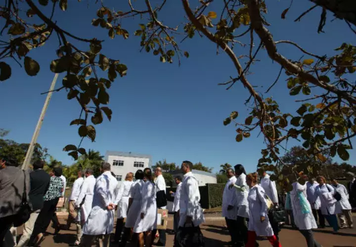 Médicos extranjeros. Foto/ EFE