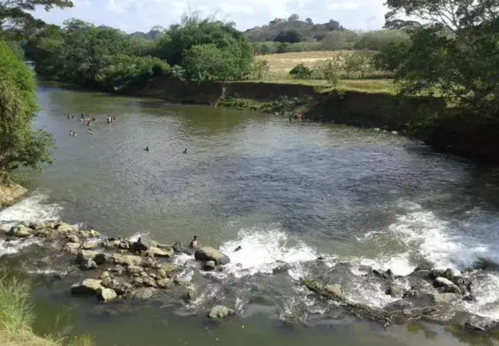El río se creció.   Foto: Thays Domínguez 