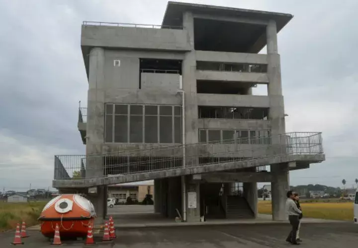 Una de las torres de evacuación. Foto/ EFE