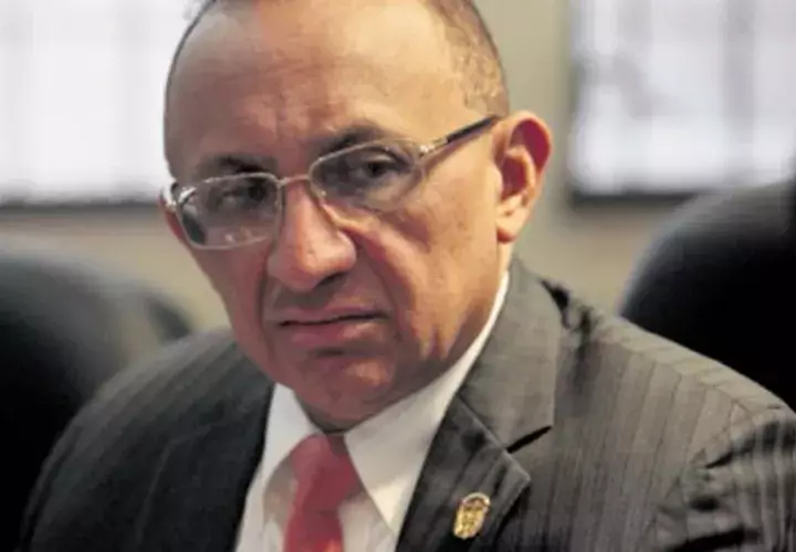Ministro rechaza proselitismo en actos sociales