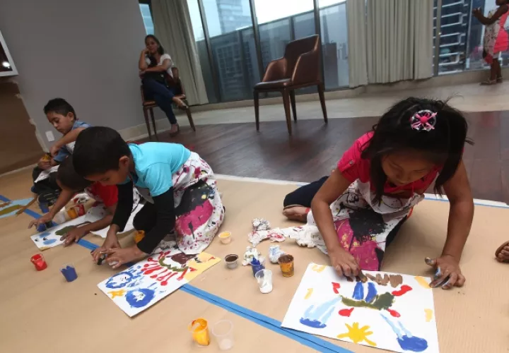 Con mucho entusiasmo y empeño, los niños hicieron sus trabajos.