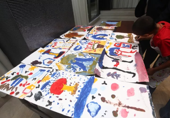Algunos de estos dibujos podrían ilustrar las tarjetas navideñas.