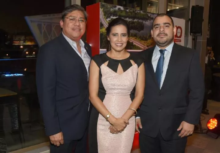 5.  Rolando Lay, Lorena Gómez y Humberto Arce.
