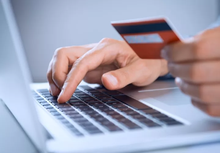 Compañía panameña también advierte de los riesgos que existen al comprar por internet. Archivo